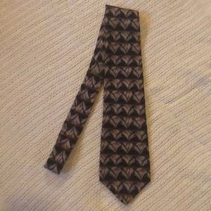 Loosen Up patterned tie